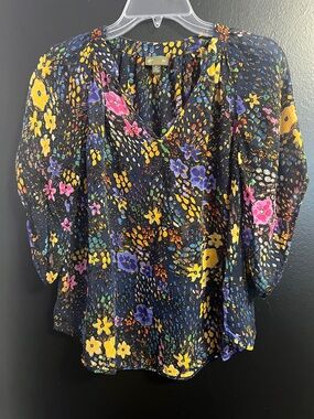 fei Anthropologie 100% Silk Floral V-Neck Bell Sleeve Blouse